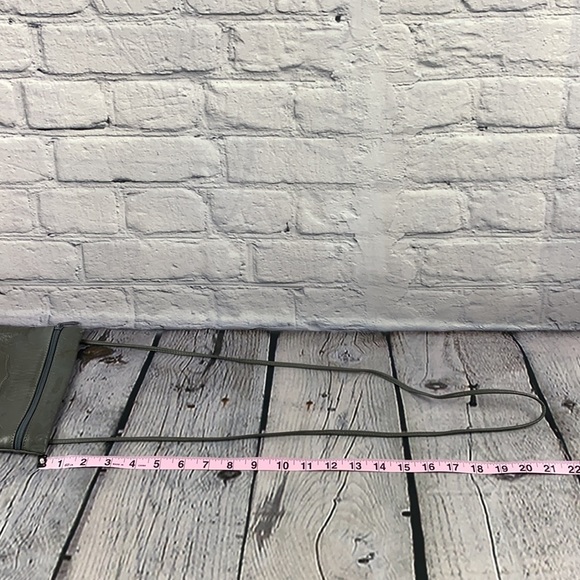 VINTAGE 70’s CARLOS FALCHI Gray Leather Crossbody Bag - Picture 16 of 17